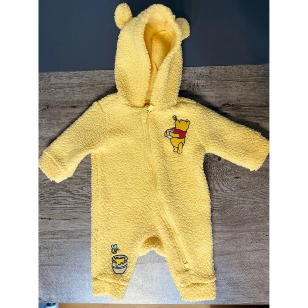 Old Navy/Disney Winnie the Pooh Fuzzy Warm Yellow One piece Jumper 0-3M